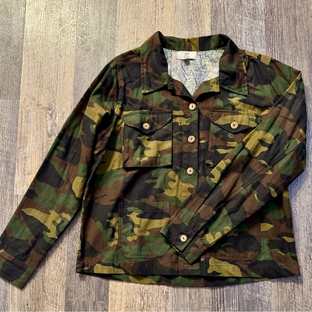 Women’s camo button-up top